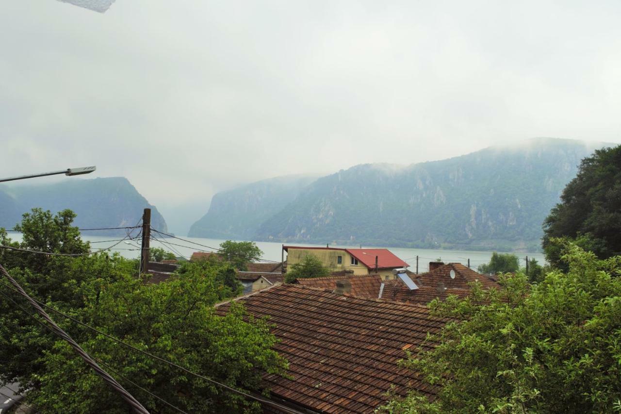 La Rabla Hotell Dubova Exteriör bild