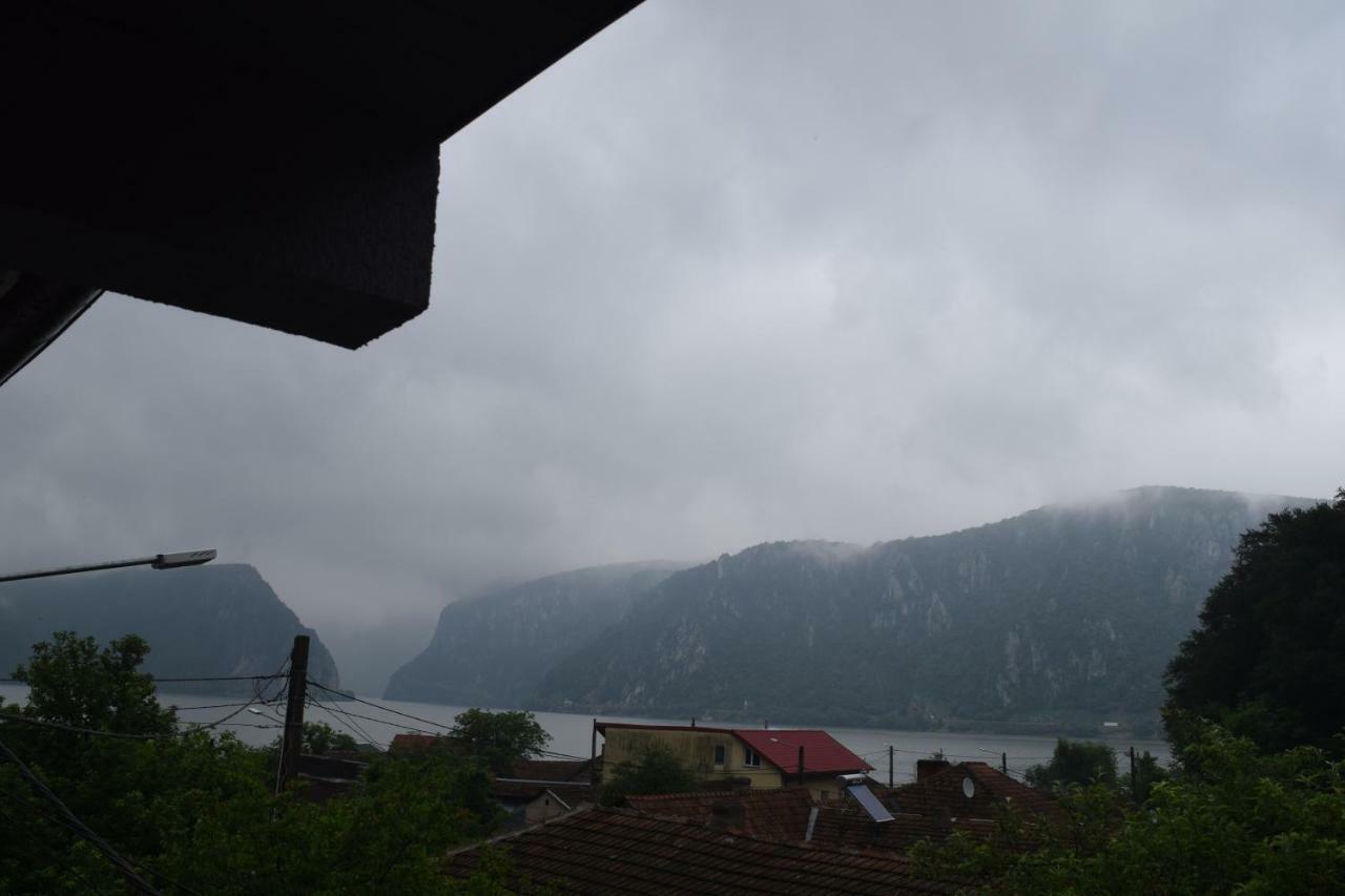 La Rabla Hotell Dubova Exteriör bild