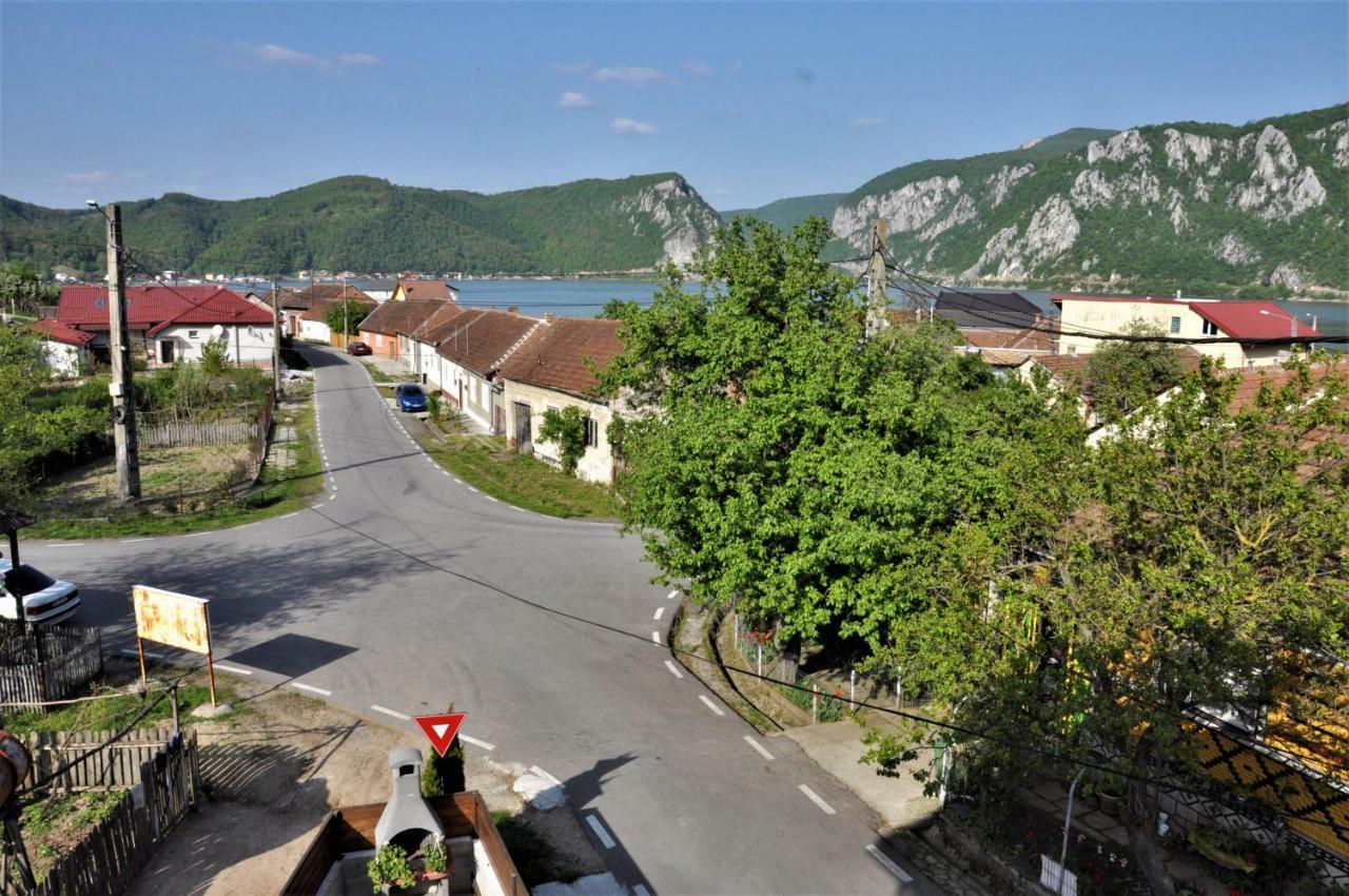 La Rabla Hotell Dubova Exteriör bild